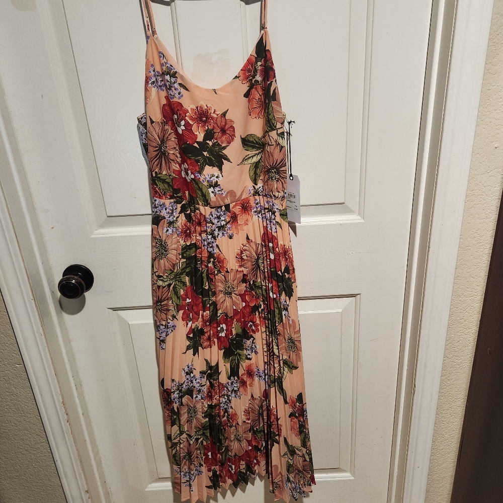 Leith pleated floral midi dress Medium NEW Wedding Guest Party Cocktail - Picture 2 of 7